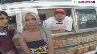 ���යිස් ක්රීම් වෙළෙන්දා කරයි threesome මගුලක්ද ඔහුගේ අයිස් ක්රීම් වෑන්