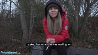 Offentlig Agent Utro Kone Går og Skruer en Fremmed