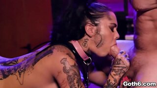 Sexy gothic slet Genevieve Sinn krijgt een ANALE