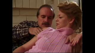 ���ாட் முதிர்ந்த Sharin மரம் வீசுகிறது சேவல் கிடைத்தால் ஆழமான அவளது தோண்டும் மற்றும் செக்ஸ் கழுதை மீது